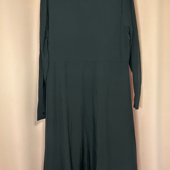 Price Reduction! Women’s long sleeve dress. - Picture 11 of 11